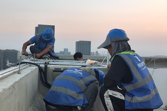 明亮照明集團亮化施工現(xiàn)場