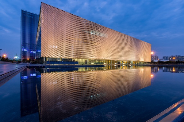 城市亮化工程對社會(huì)有什么價(jià)值