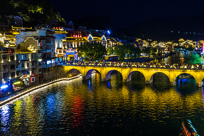 當(dāng)文旅亮化遇見科技：景區(qū)如何打造沉浸式夜游體驗(yàn)？