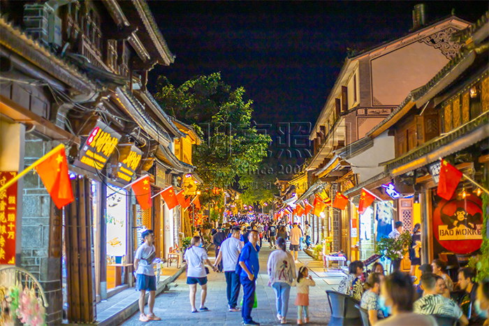 美食街亮化工程應該怎么做才能吸引更多人流量？