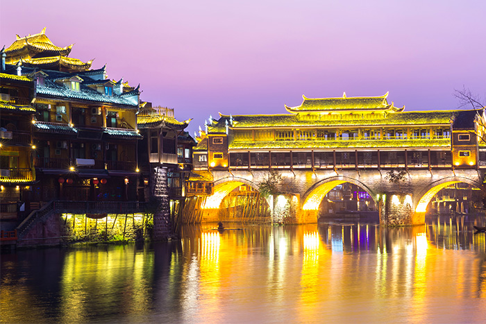 找一站式亮化公司做亮化原來可以這么省心！