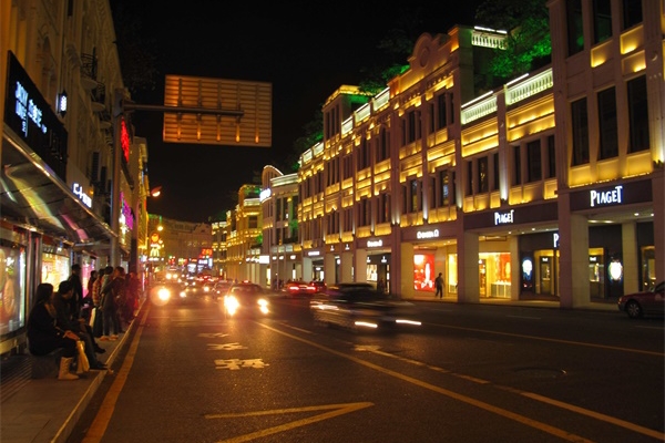 優(yōu)秀的商業(yè)街燈光照明應(yīng)該如何塑造？