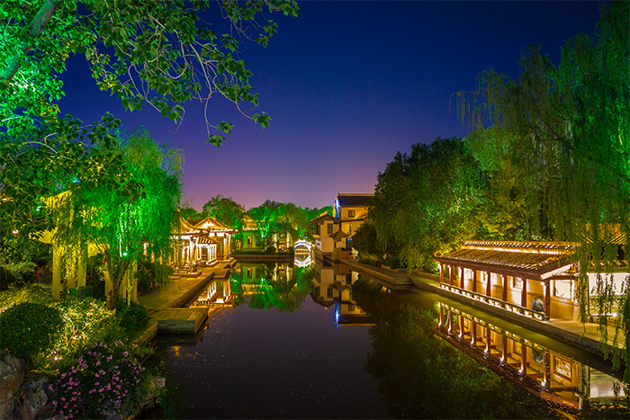 燈光在景觀照明中主要表現(xiàn)在那些方面？