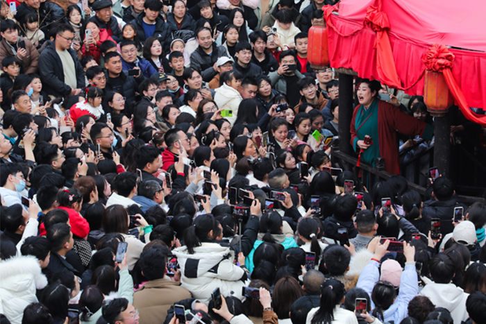 開封王婆火出圈，想讓景區(qū)一直火下去你要這樣做！