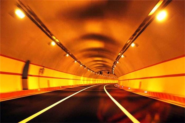 隧道照明設(shè)計需要考慮的因素