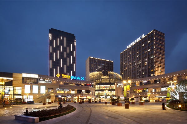 商場外墻照明設(shè)計(jì)是增強(qiáng)商場形象不可或缺的元素