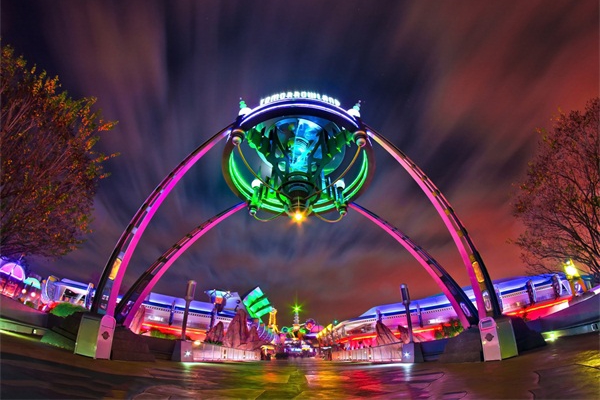 游樂(lè)園夜景亮化-添加交互式燈光體驗(yàn)