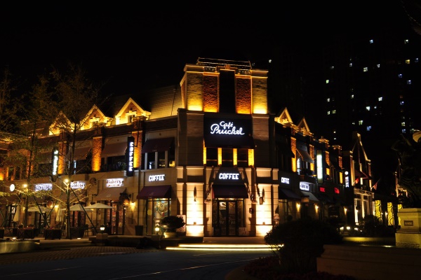 商場(chǎng)亮化工程為何如此重要？意義有哪些？