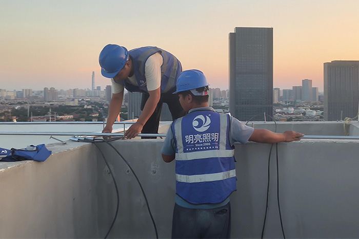 明亮照明集團(tuán)亮化施工團(tuán)隊(duì)