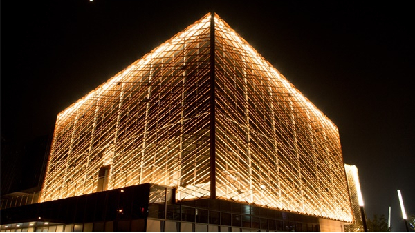 城市亮化工程公司應(yīng)該怎么選擇？