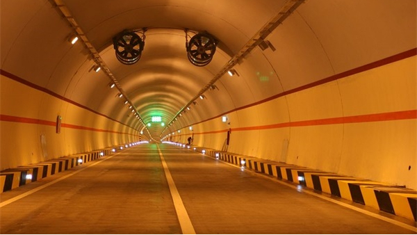 隧道亮化照明應(yīng)該如何進(jìn)行設(shè)計？