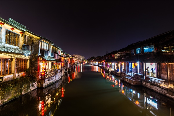 文旅特色小鎮(zhèn)燈光照明要如何科學規(guī)劃？