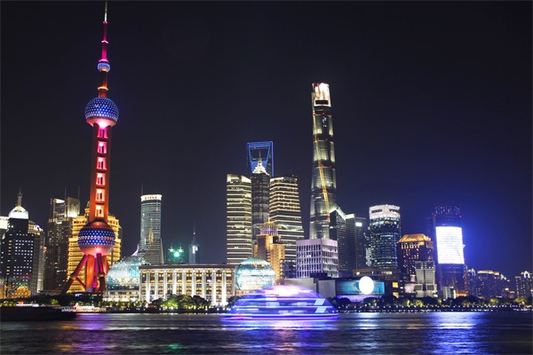 城市l(wèi)ed燈光設計需要符合三個原則